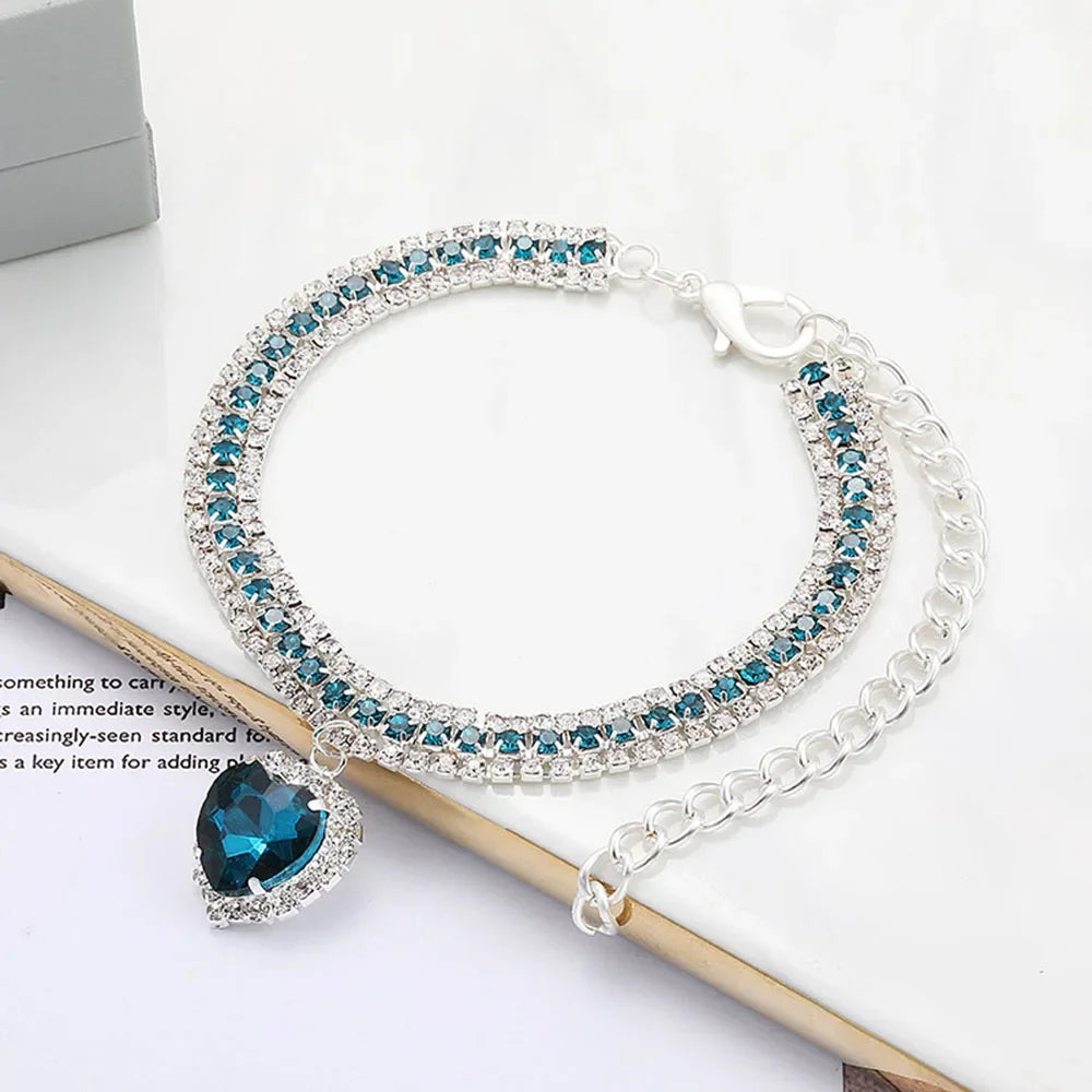 Luxury Diamond Pet Collar Cat Necklace Cute Love Pendant Dog Cat Collar Pet Accessories for Puppies Bling Crystal Kitty Necklace