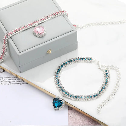 Luxury Diamond Pet Collar Cat Necklace Cute Love Pendant Dog Cat Collar Pet Accessories for Puppies Bling Crystal Kitty Necklace